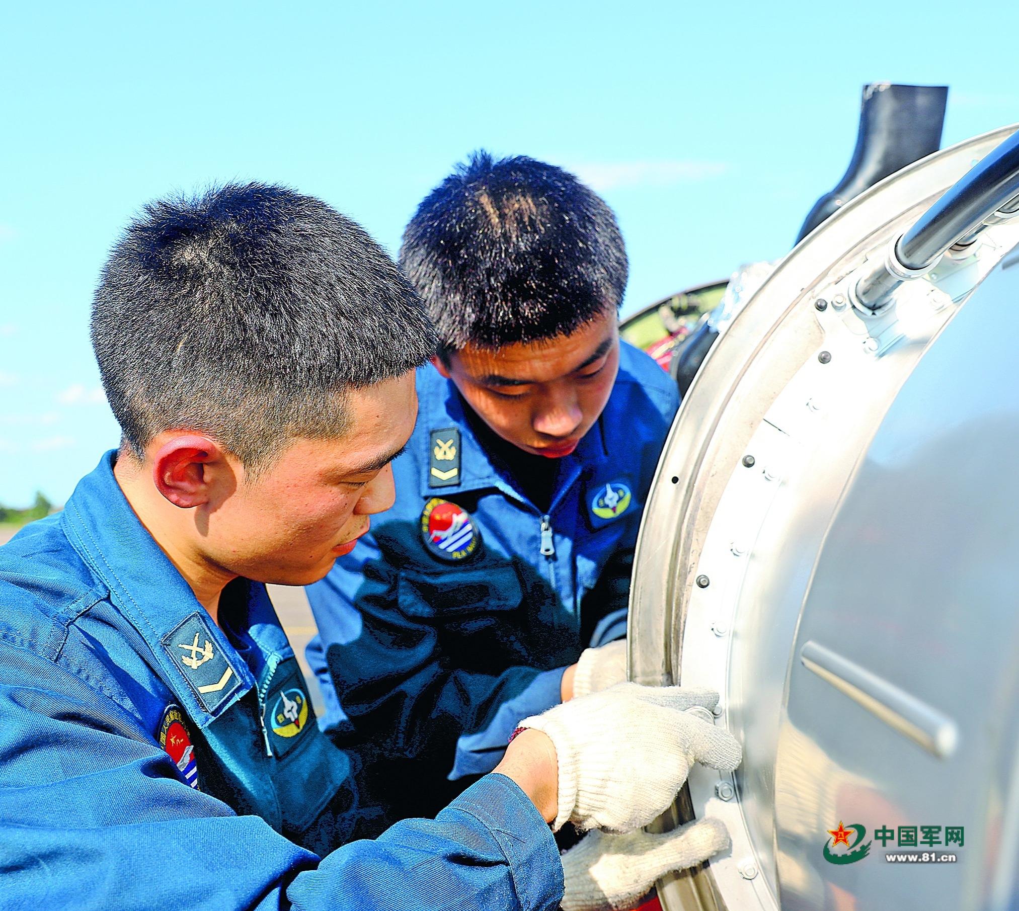 海軍航空兵某部依託“創意孵化中心”激發官兵創新活力