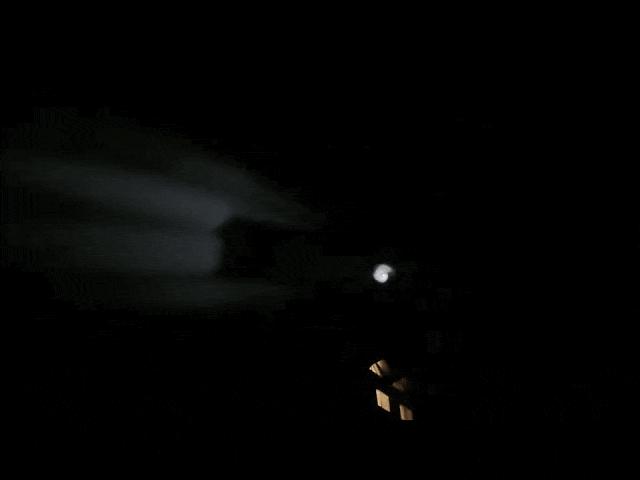 新疆阿勒泰地區夜空出現球狀不明飛行物，攝影師稱系俄羅斯火箭