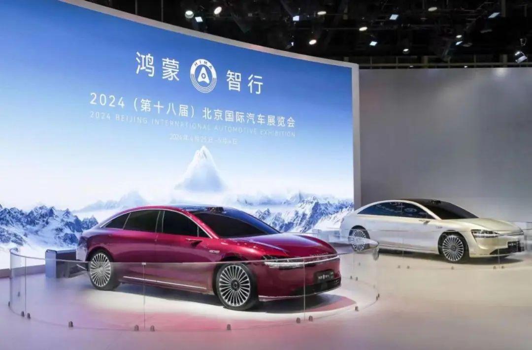 享界 S9 首發亮相：車圈價值戰纔是正道