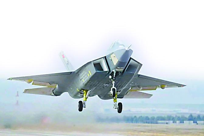 土耳其成功首飛“可汗”五代戰機，與美F-22“猛禽”隱形戰鬥機神似