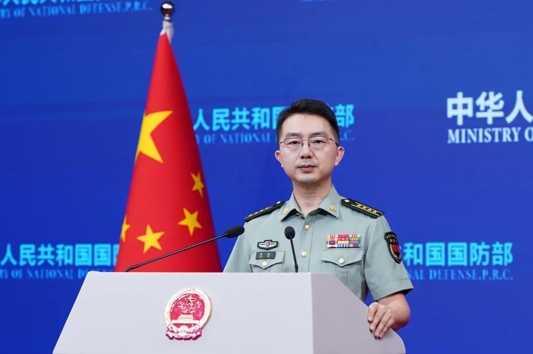 國防部回應外國船隻爲防襲擊懸掛五星紅旗
