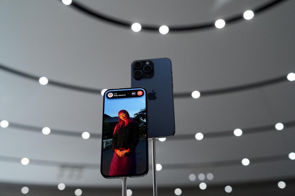 韓媒：三星與LG爭奪iPhone 16系列OLED大單