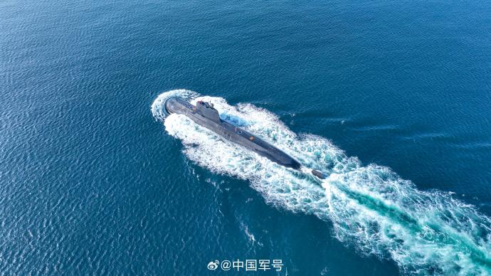 酷！潛艇訓練上演硬核大片