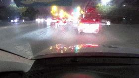 安徽阜陽街頭突發！民警喊出一句話，車輛紛紛讓行……