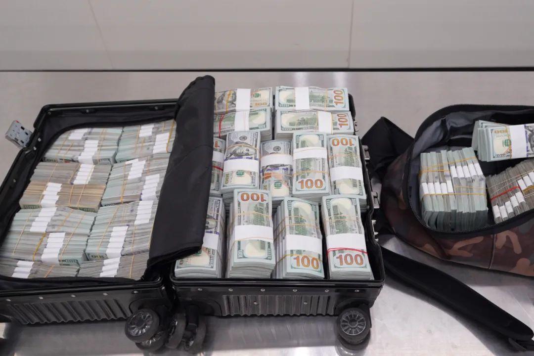 230萬美元！皇崗海關查獲一名旅客違規攜帶未申報美元進境