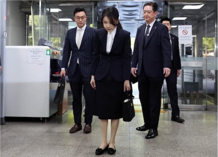 韓媒：首次承認收受“統一教”提供的兩隻香奈兒手袋，金建希公開致歉