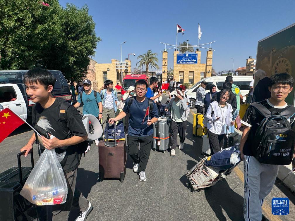 上百名在以中國公民撤離至埃及境內