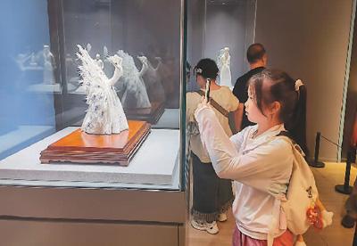 “中國白”展現東方之韻