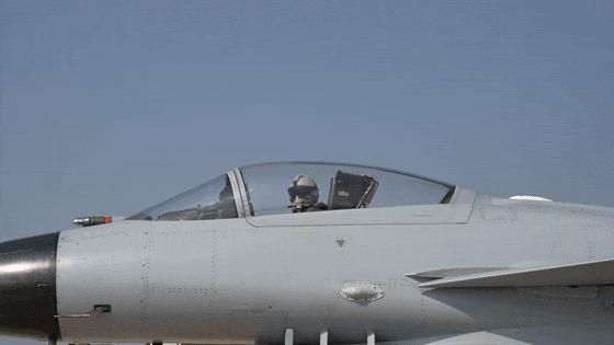 對接成功 開始加油！空軍首次在院校組織實施空中加油專項訓練