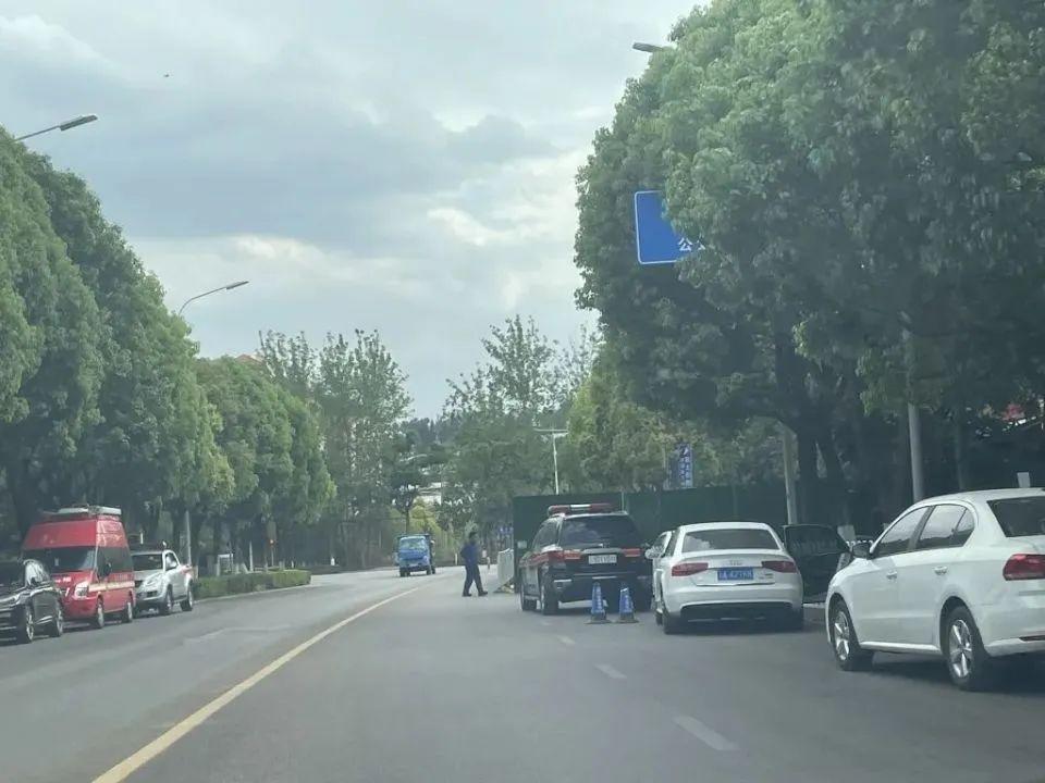 昆明一商鋪凌晨起火致8死！鄰居：遇難者是一家人，當天疑給老人過生日