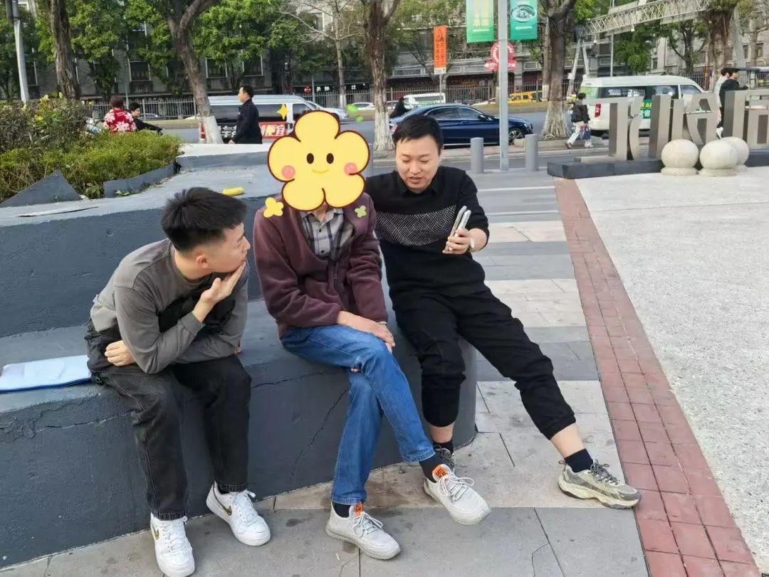 “幾乎絕望的時候，你們出現了！”羣衆寄來感謝信
