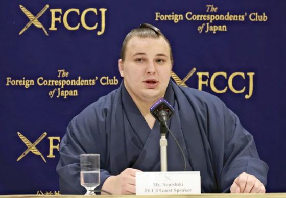 日媒：被問是否想回國從軍，烏克蘭相撲手回答稱“讓我們來聊相撲吧”