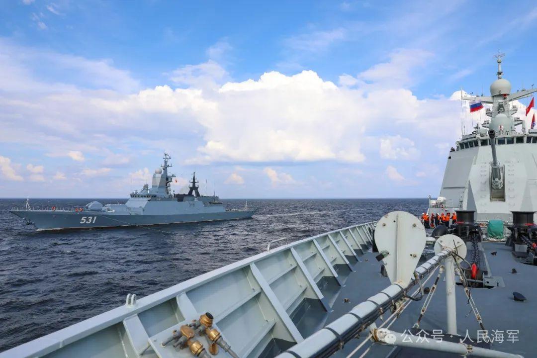 中國海軍艦艇編隊與俄羅斯海軍在芬蘭灣開展聯合演練