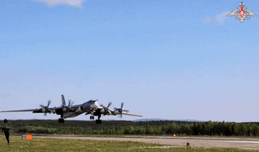 俄軍戰鬥機在波羅的海等海域上空巡航