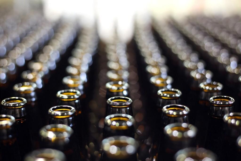 法國研究顯示，玻璃瓶裝飲料微塑料含量超塑料瓶