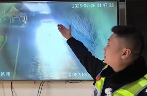 貨車撞倒限高架後逃離，司機被罰款記分行拘五天