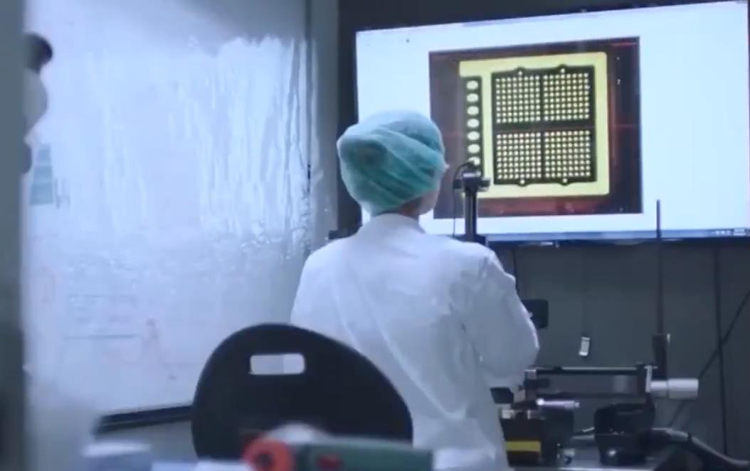 馬斯克：首位腦機芯片移植者已成功通過意念控制鼠標