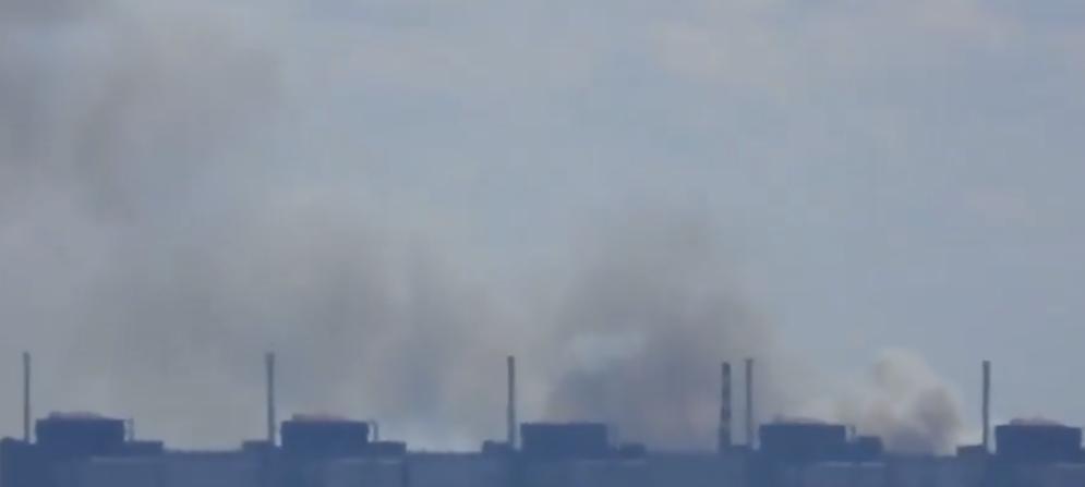 現場畫面！外媒：扎波羅熱核電站報告其輔助設施遭襲，現場傳出爆炸聲