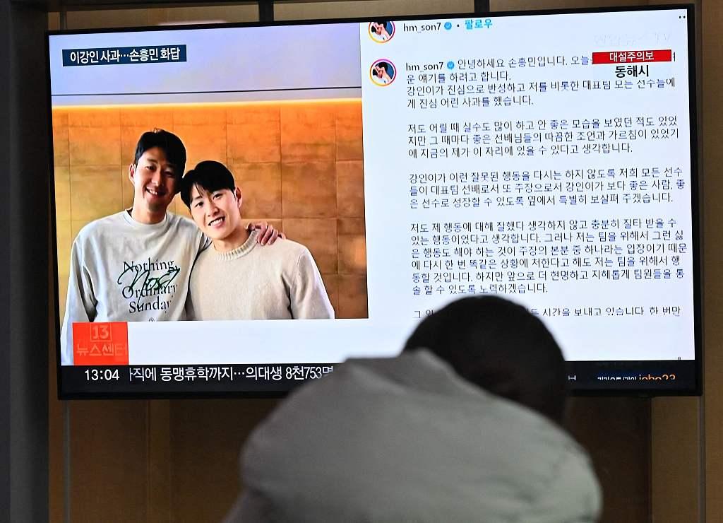 韓國男足內訌結束？李剛仁凌晨髮長文致歉，孫興慜曬兩人合照回應