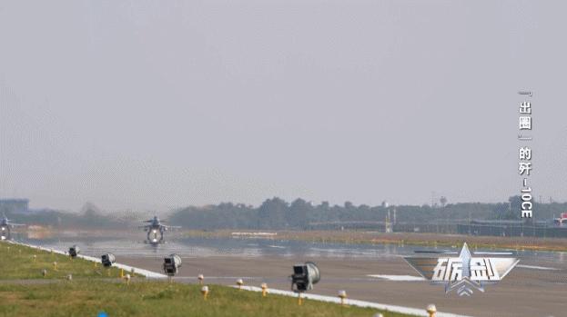 隱蔽出動、突然襲擊 殲-10超低空飛行含金量超高