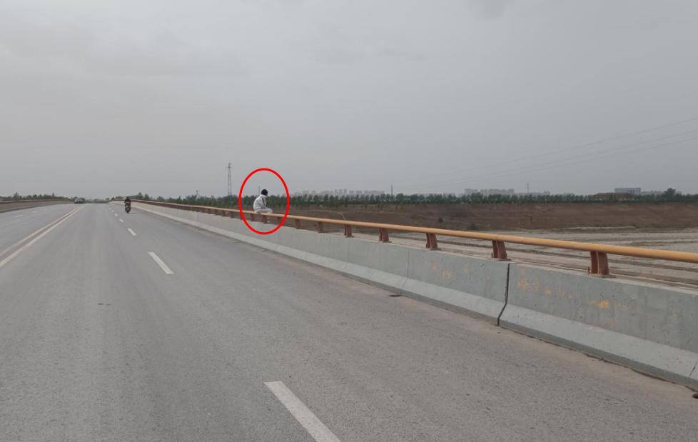 13歲男孩欲跳河輕生，西安消防迅速救援