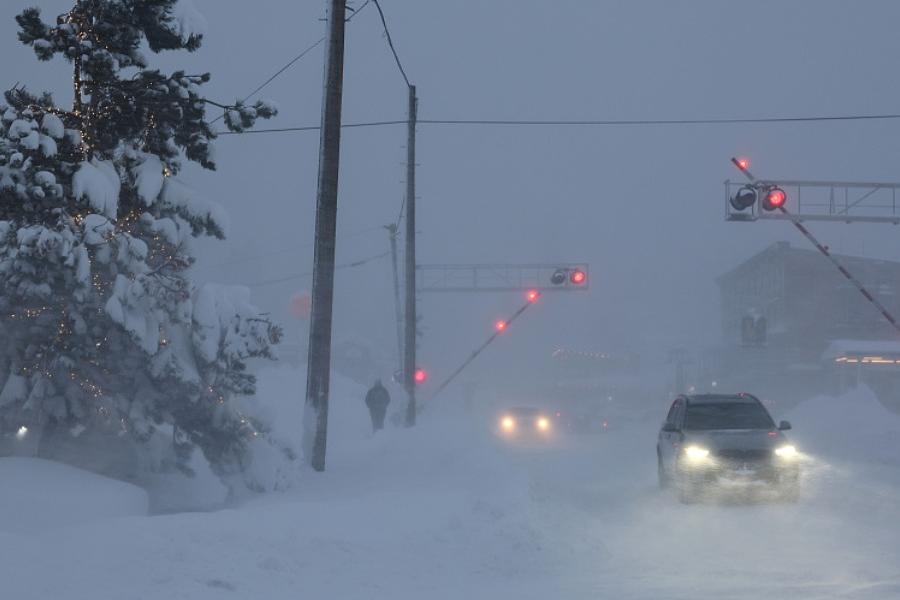 美國加州遭遇暴風雪 約650萬人處於冬季警報之下