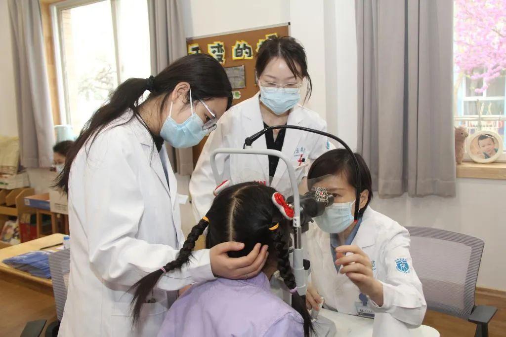 “近視越晚戴眼鏡越好”？關於近視，這些都是誤區！