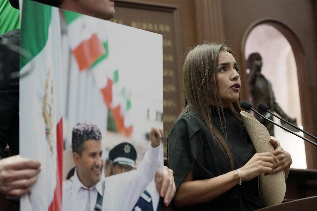 “至少身中六槍身亡”！墨西哥遇害市長遺孀接任其職務，誓言繼續打擊販毒集團