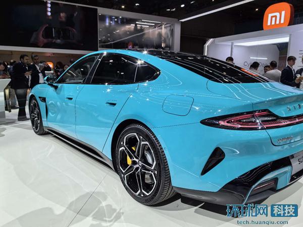 小米SU7電動汽車歐洲首秀，亮相巴塞羅那世界移動通信大會