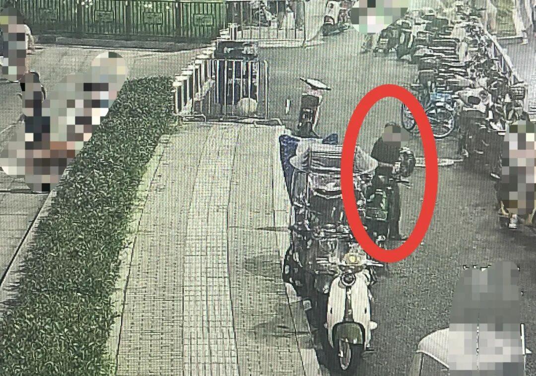 因爲太酷，杭州一男子竟對頭盔下手！結果……