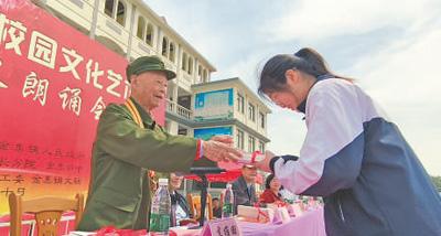 新四軍老兵高維田熱心宣講抗戰故事——“我要再加把勁，讓紅色故事更好流傳下去”（時空對話）