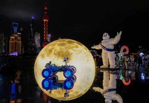 “創新，不止於道路” 米其林點亮三城月球藝術裝置