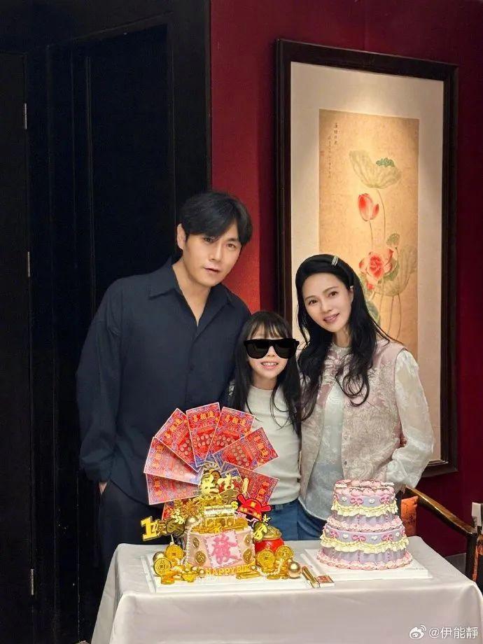 “凍齡”女神伊能靜曬57歲慶生照：中年其實很好，嚮往60歲的自己
