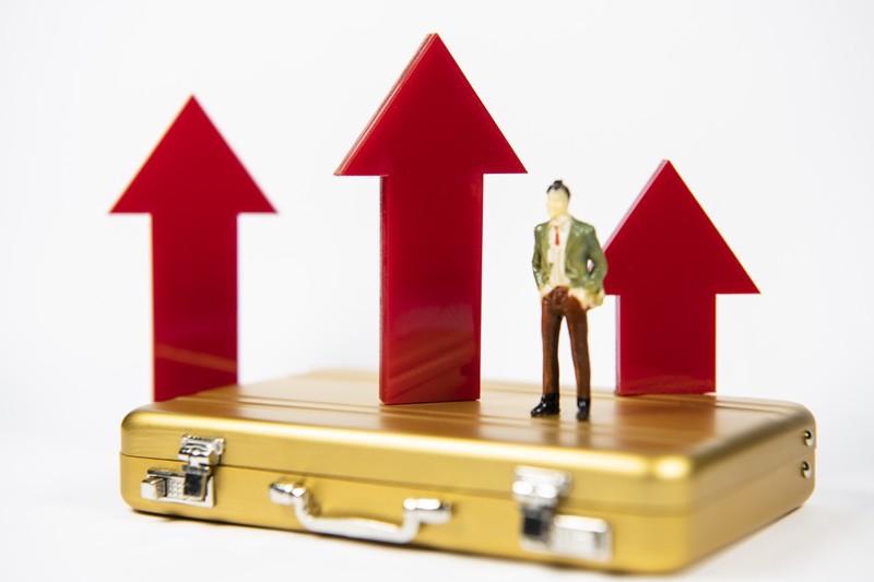 公募基金2023年營收淨利潤曝光：多數下滑，易方達蟬聯榜首