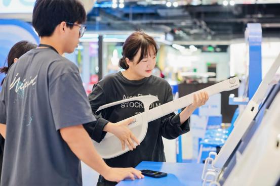 在快節奏時代，他們用科技爲普通人造了一座“情緒充電站”