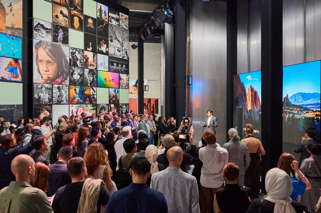 “溫暖的世界——華爲影像十二年展”迪拜開幕，見證移動影像發展史