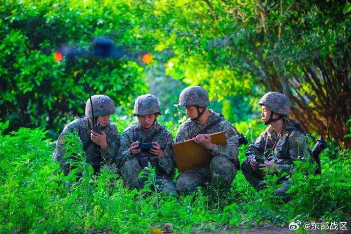 錘鍊實戰硬功！第72集團軍某部無人機分隊組織臨機偵察全流程演練