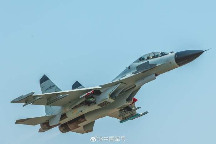 龍年首飛！殲11B超清壁紙上新