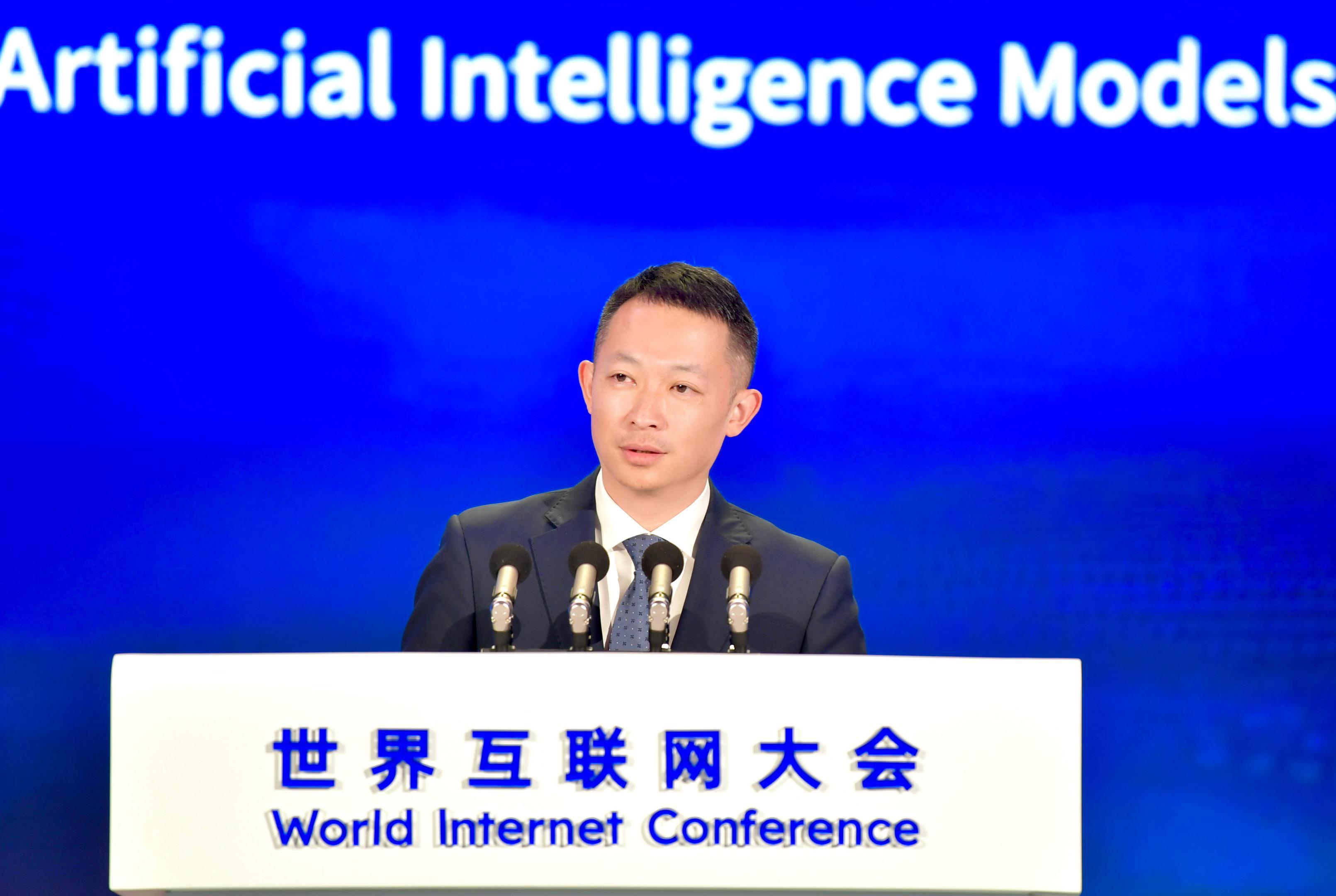 知乎周源：專家網絡會成爲更強的“人和AI的結合體”