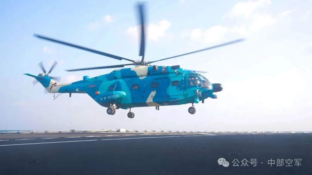 跨軍種聯合，直擊空軍航空兵直升機海上着艦訓練！