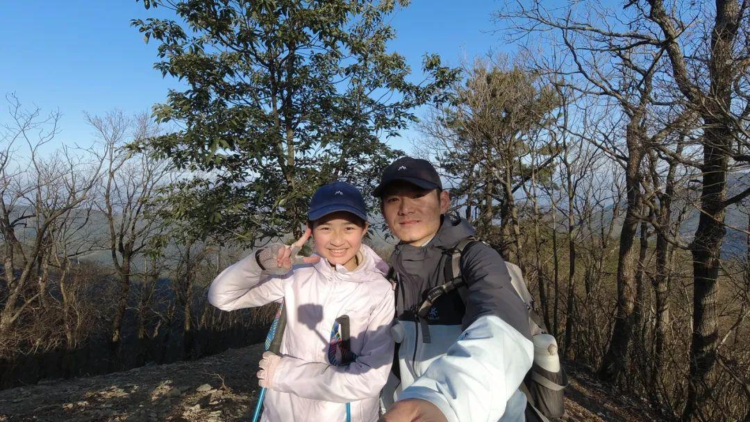 陪女兒堅持徒步6年，還曾挑戰浙北第一高峯！浙江這位老爸火了