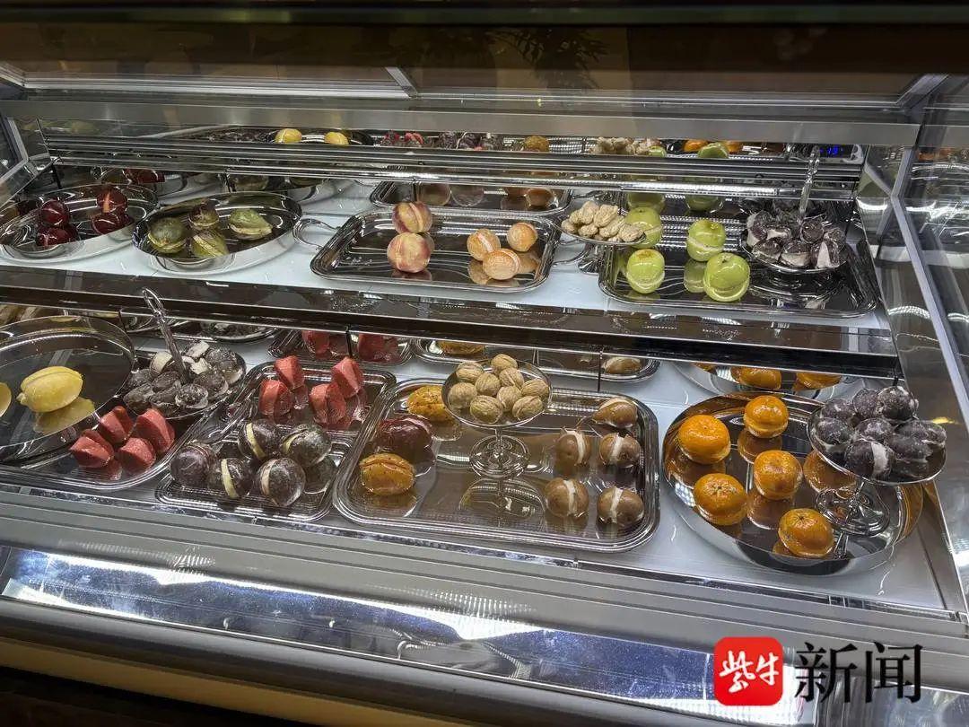 冰淇淋裝在花生殼裏，一顆售價28元！網友：喫完還得嗦殼？