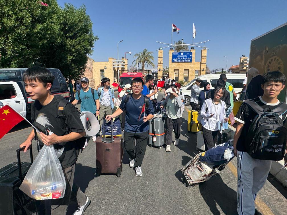 現場目擊！100多名在以中國公民撤至埃及境內