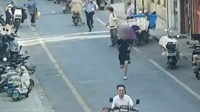 上海街頭上演“警匪追逐”，53歲民警烈日下狂奔一公里逮捕嫌疑人
