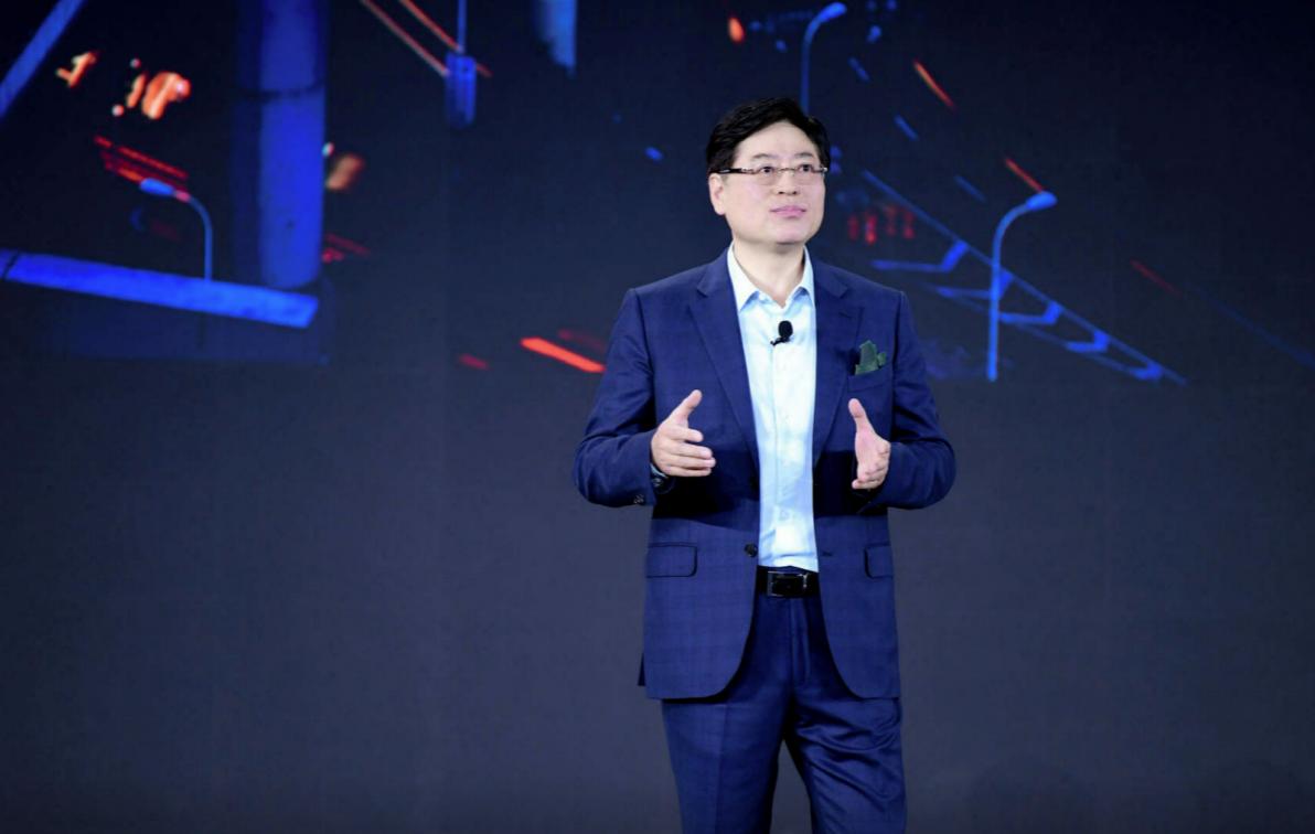 聯想發佈AI PC系列，楊元慶稱AI PC必備五大特徵
