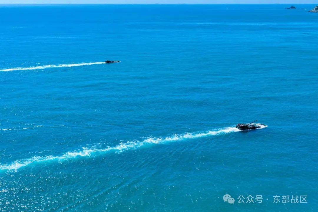 東南海域，兩棲裝甲分隊開展實彈射擊考覈