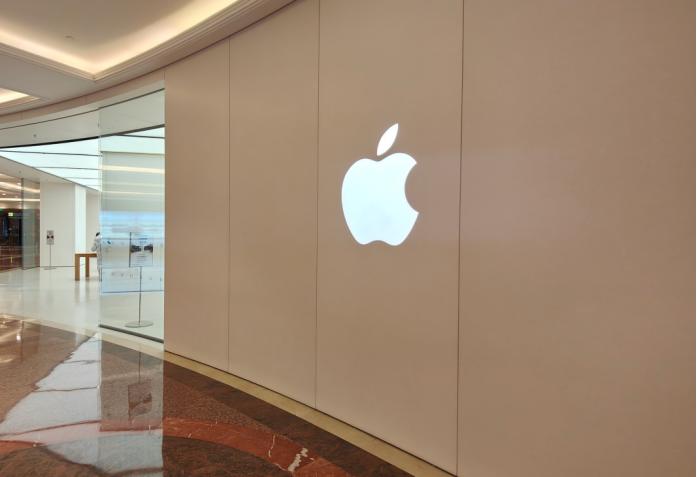 環球財訊：巴菲特依然看好蘋果公司，儘管其面臨各種市場挑戰