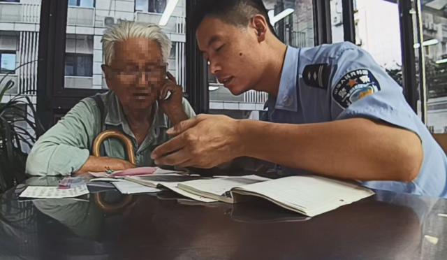 視頻曝光！杭州民警朝90歲老人大吼，周圍人都驚了！網友：喊得好