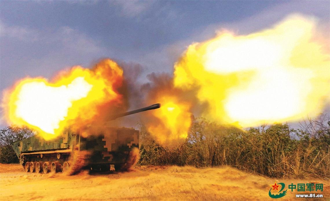 戰車馳騁炮聲隆 陸軍某旅裝甲分隊實彈射擊訓練