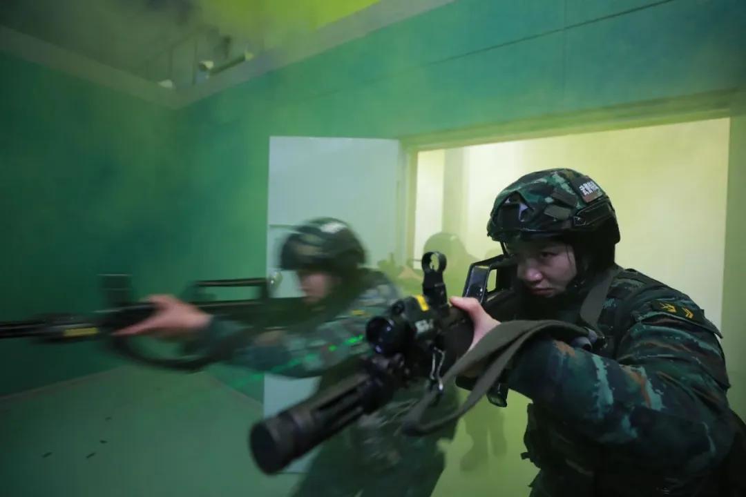 95後女兵，獲軍士“頂流”榮譽！
